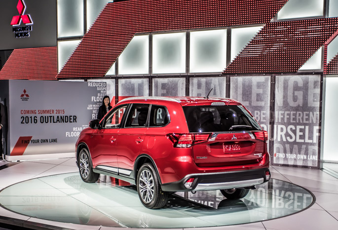 Mitsubishi Outlander 2016 002