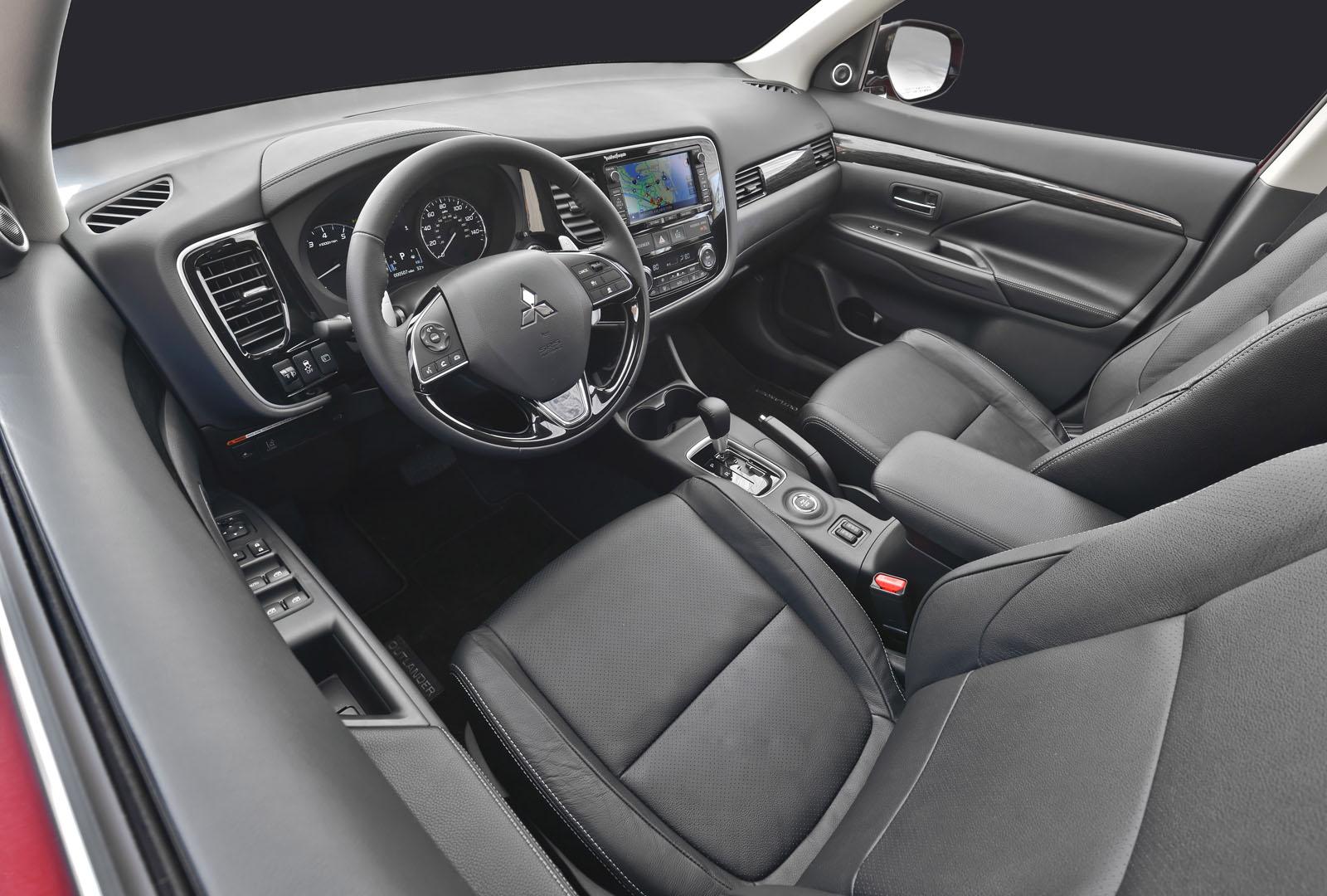 Mitsubishi Outlander 2016 003
